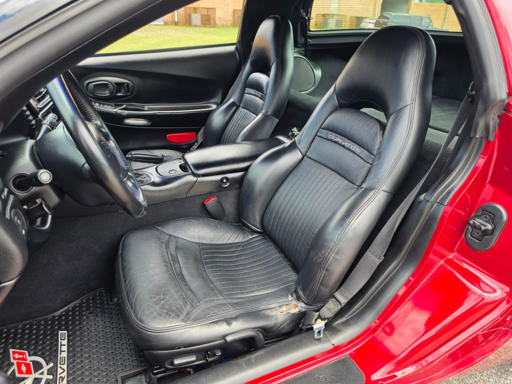 2001 Chevrolet Corvette Image 14