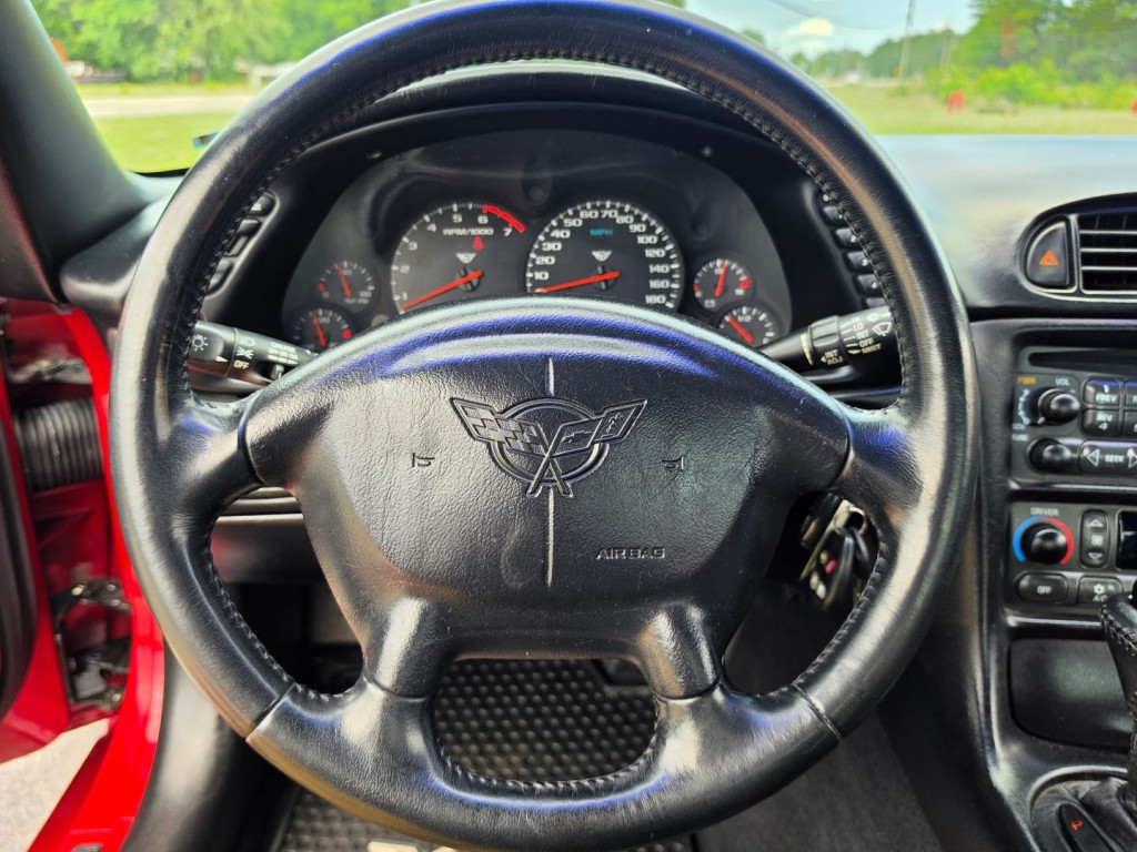 2001 Chevrolet Corvette Image 17
