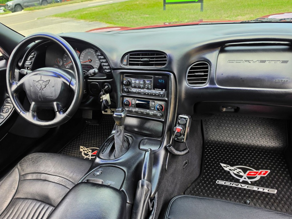 2001 Chevrolet Corvette Image 30