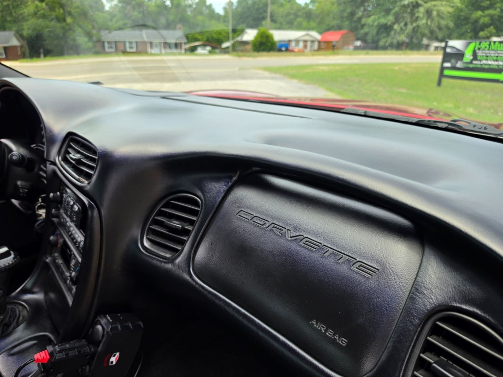 2001 Chevrolet Corvette Image 31