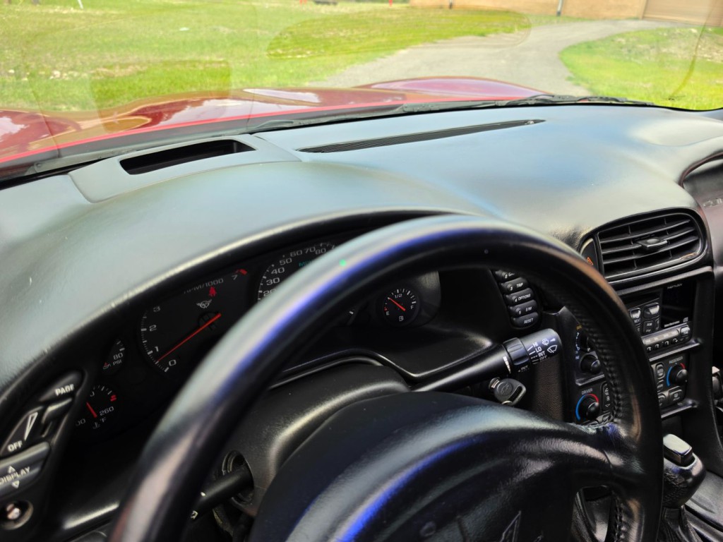 2001 Chevrolet Corvette Image 32