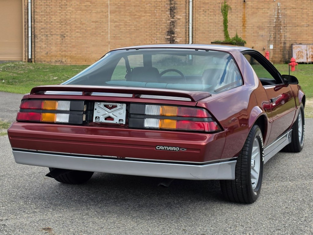 1988 Chevrolet Camaro Image 8