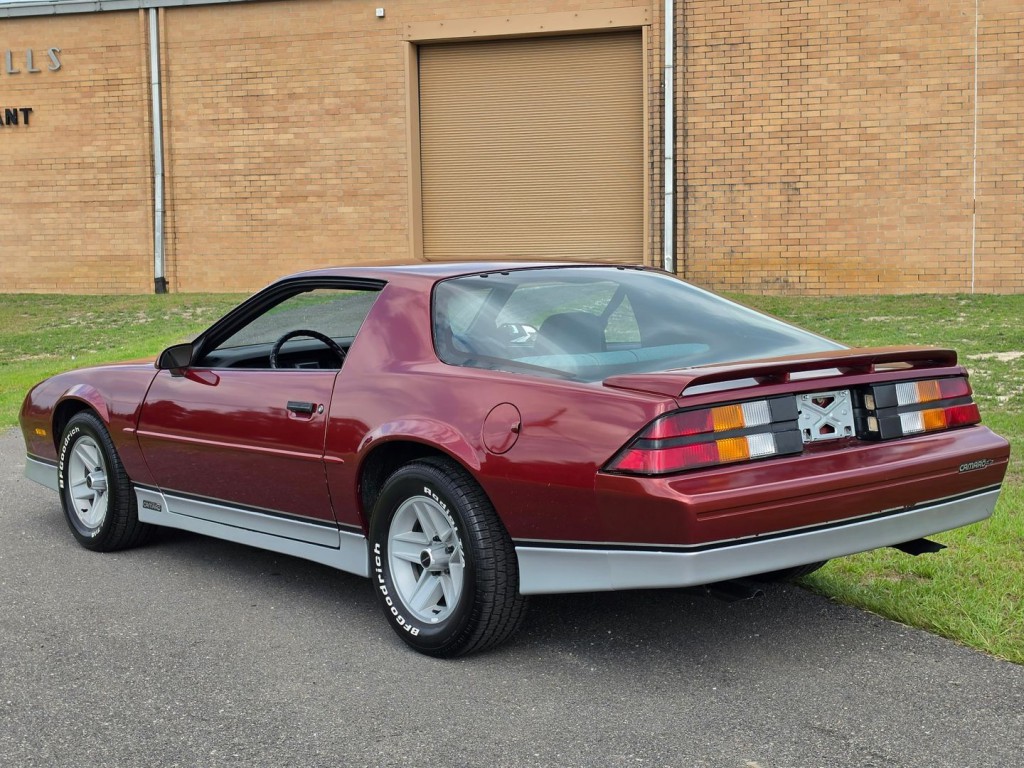 1988 Chevrolet Camaro Image 11