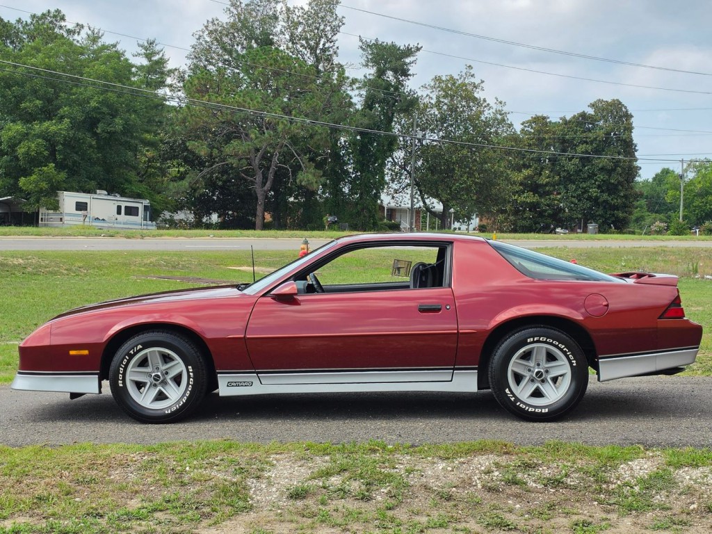 1988 Chevrolet Camaro Image 12