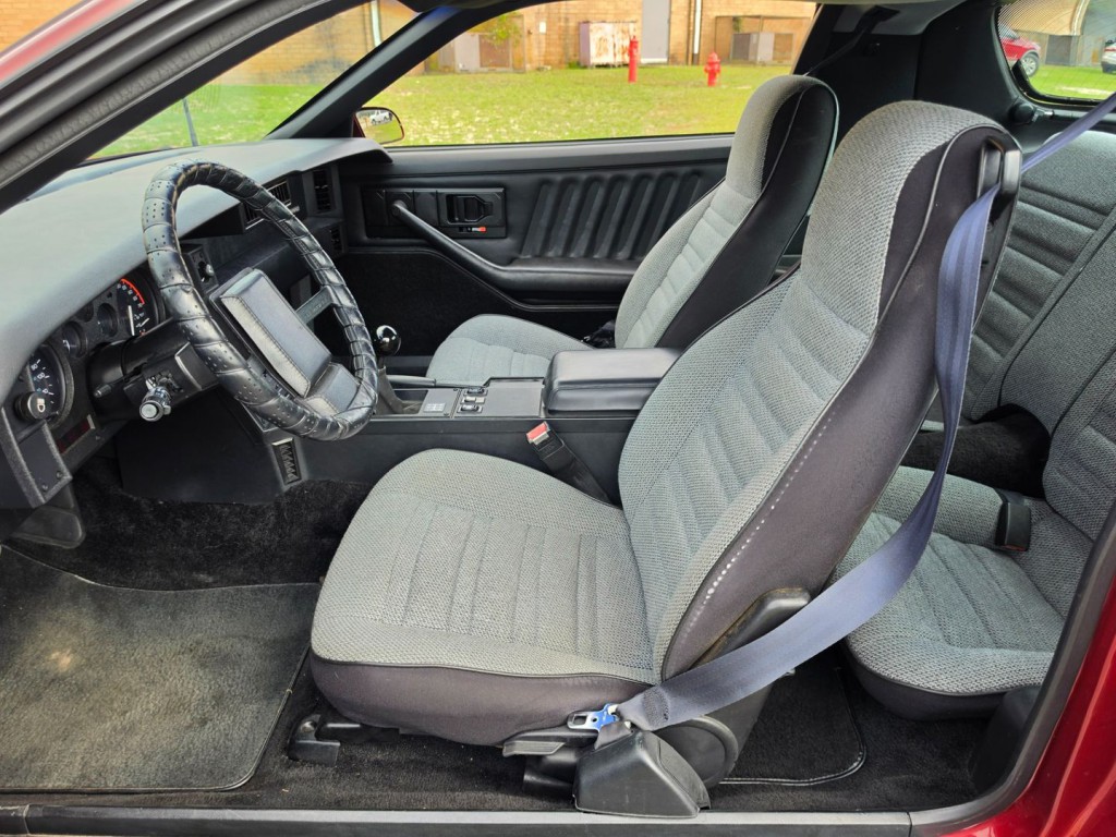 1988 Chevrolet Camaro Image 15