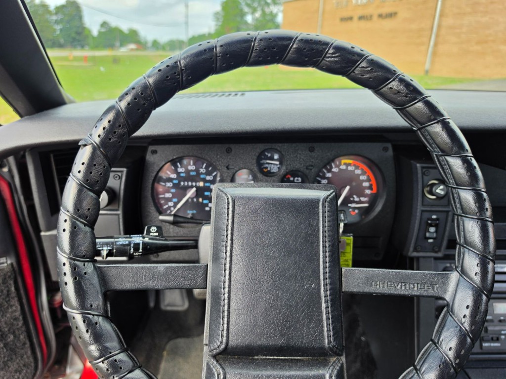 1988 Chevrolet Camaro Image 18