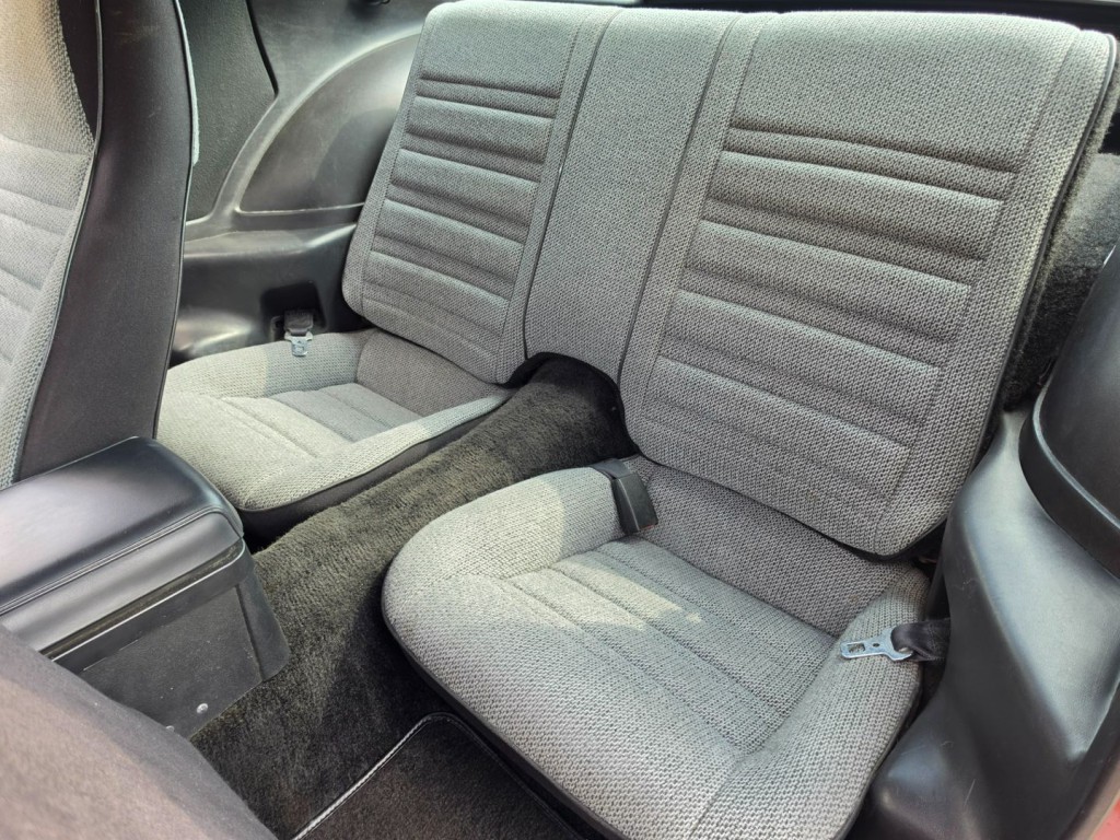1988 Chevrolet Camaro Image 27