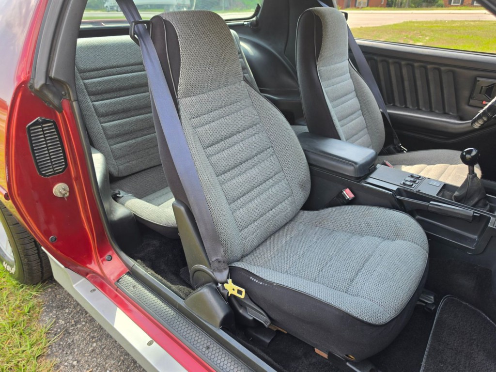 1988 Chevrolet Camaro Image 29