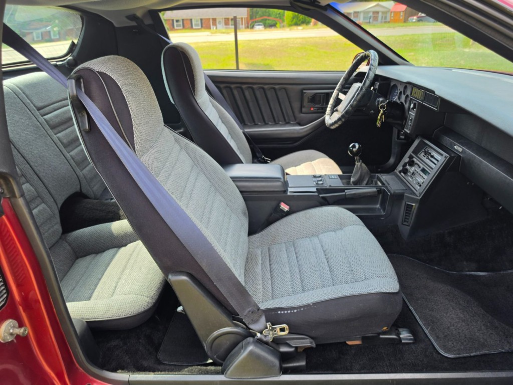 1988 Chevrolet Camaro Image 30