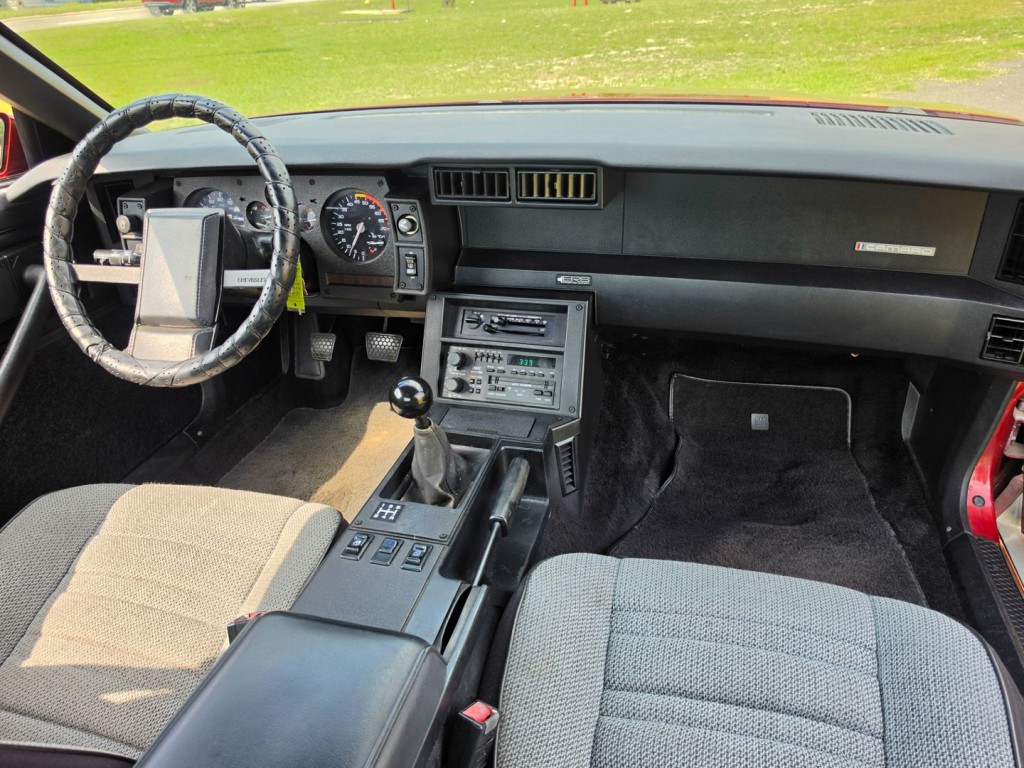 1988 Chevrolet Camaro Image 32