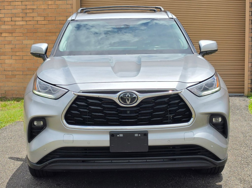2021 Toyota Highlander Image 3