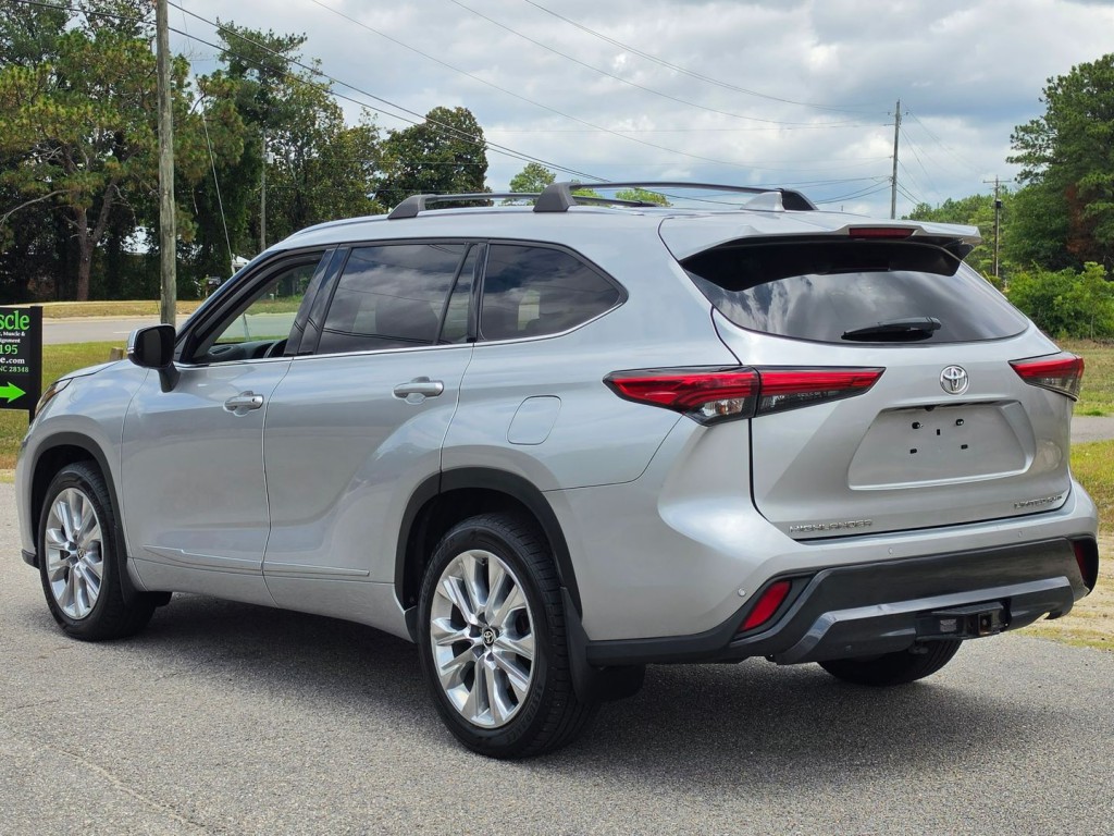 2021 Toyota Highlander Image 11