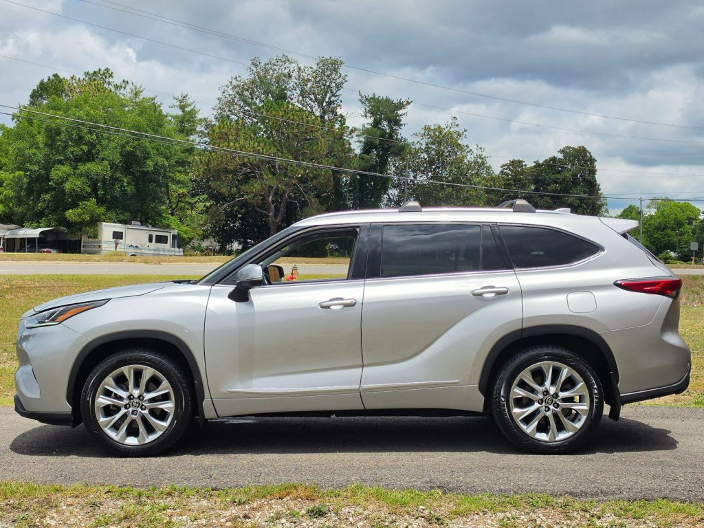 2021 Toyota Highlander Image 12