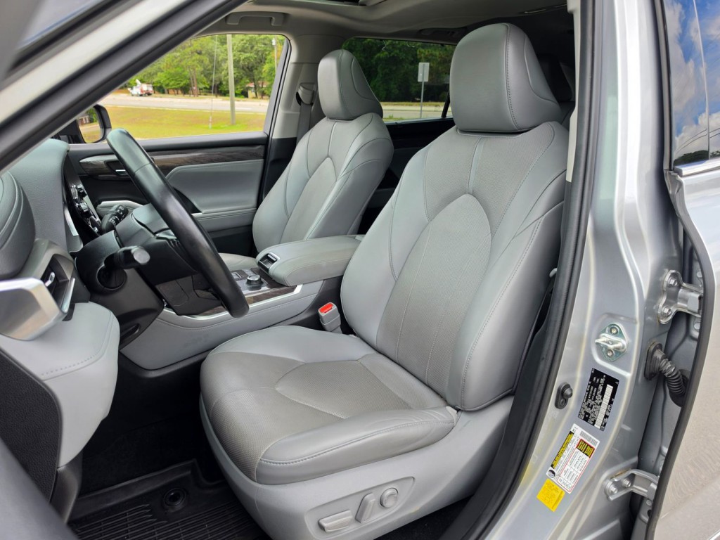 2021 Toyota Highlander Image 14