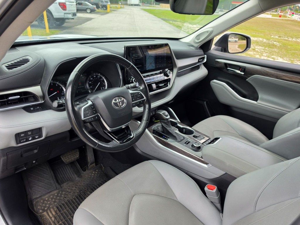 2021 Toyota Highlander Image 16