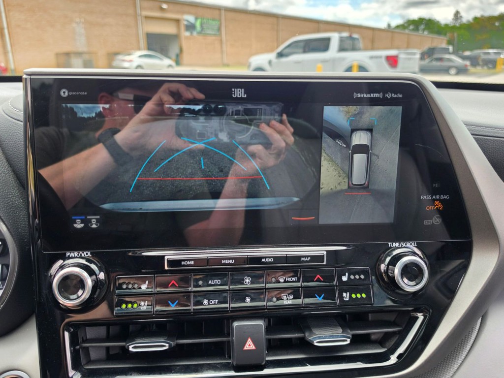 2021 Toyota Highlander Image 21