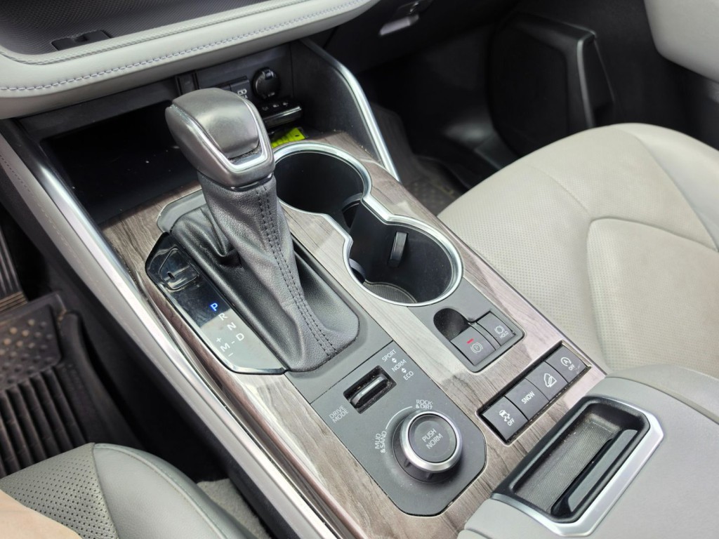 2021 Toyota Highlander Image 22
