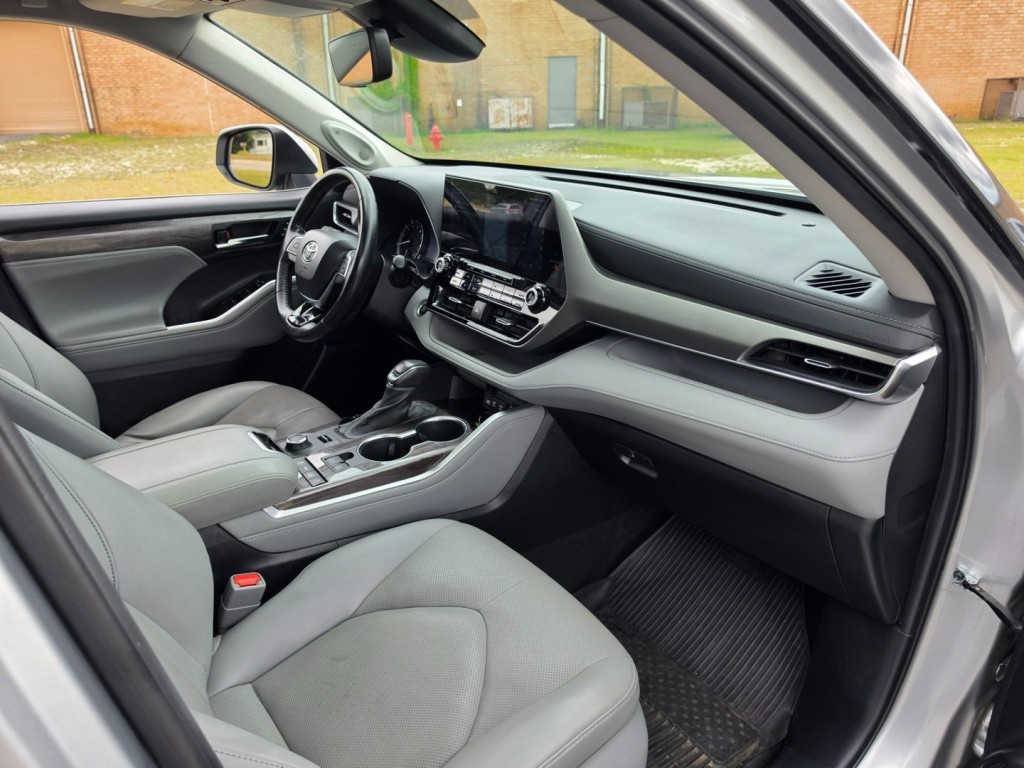 2021 Toyota Highlander Image 35