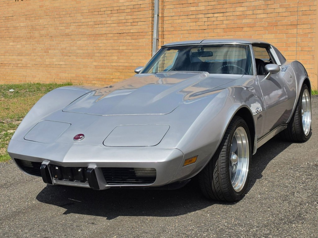 1976 Chevrolet Corvette Image 2