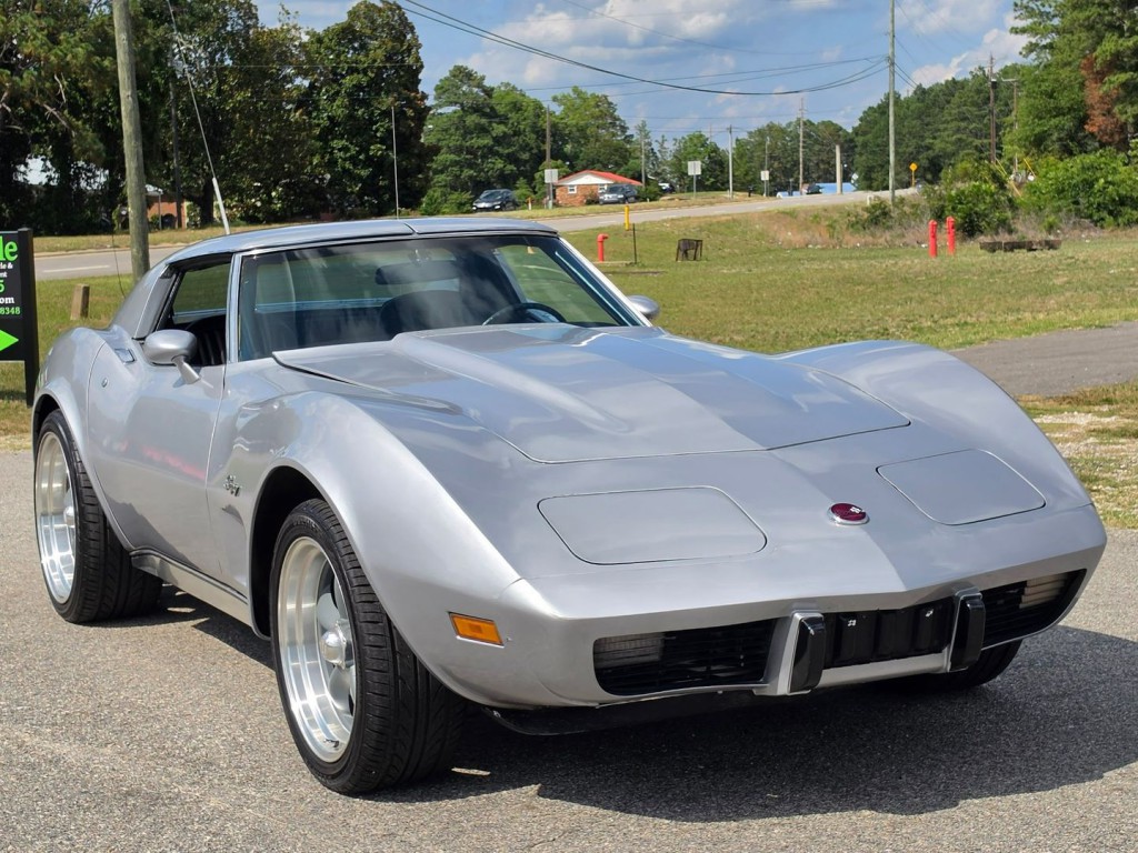 1976 Chevrolet Corvette Image 4
