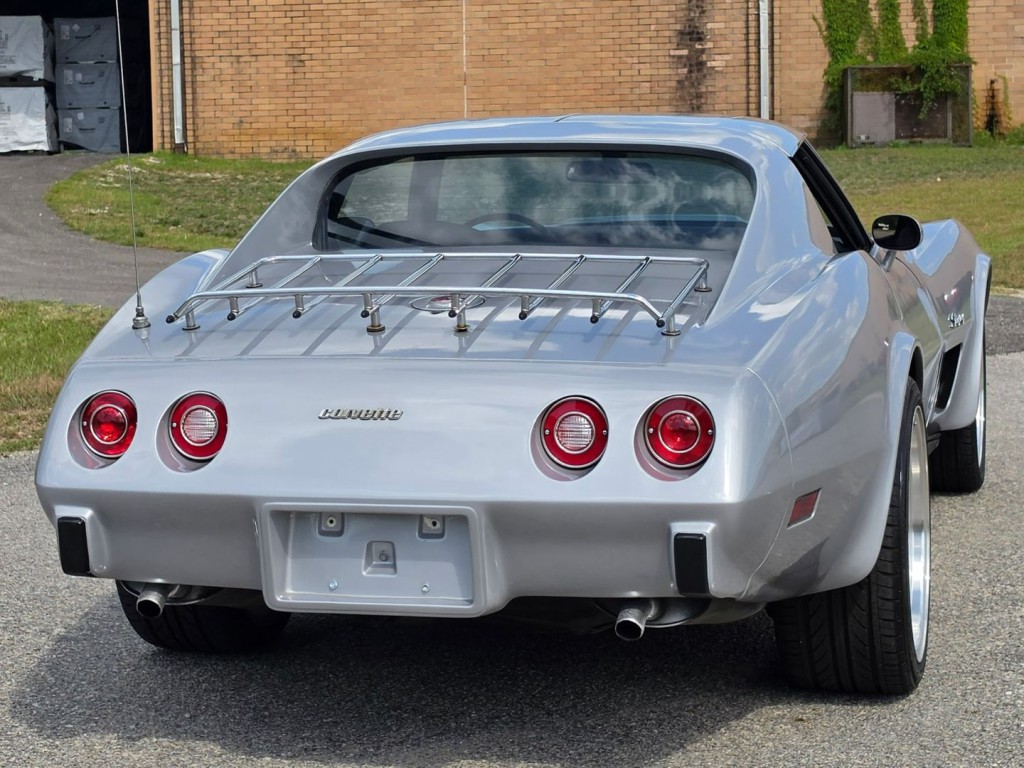 1976 Chevrolet Corvette Image 8