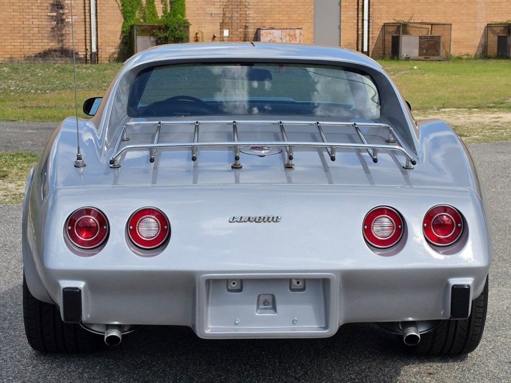 1976 Chevrolet Corvette Image 9