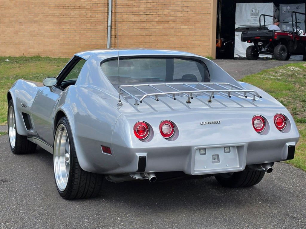 1976 Chevrolet Corvette Image 10