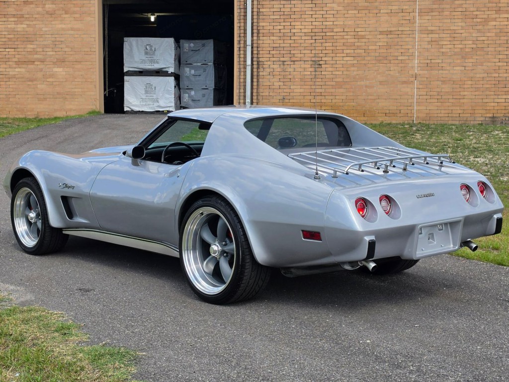1976 Chevrolet Corvette Image 11