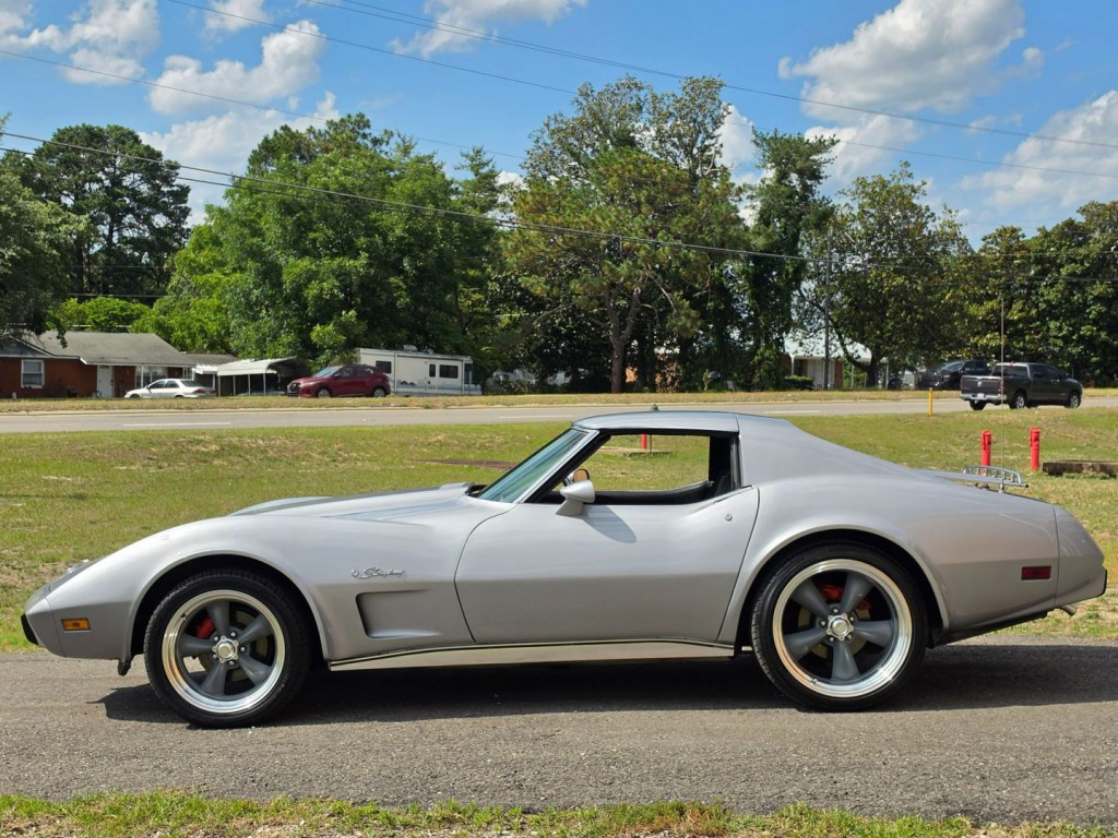 1976 Chevrolet Corvette Image 12