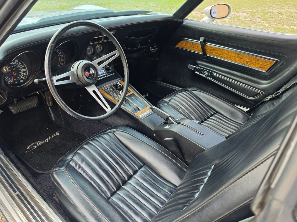 1976 Chevrolet Corvette Image 16