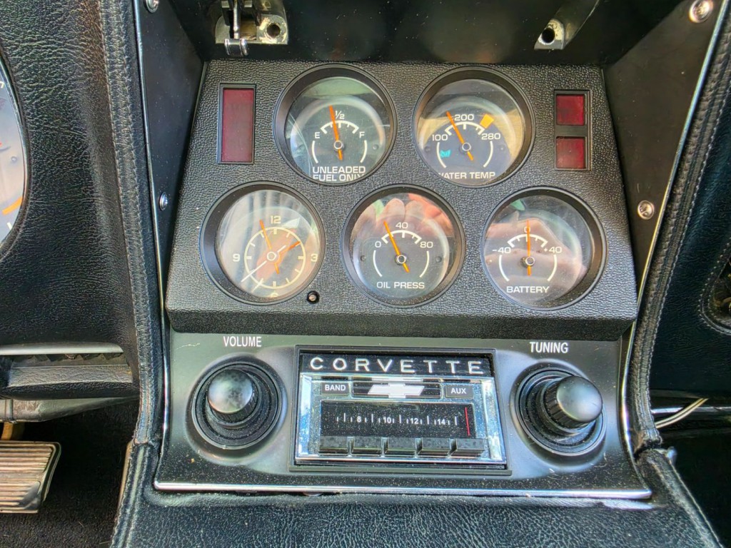 1976 Chevrolet Corvette Image 20