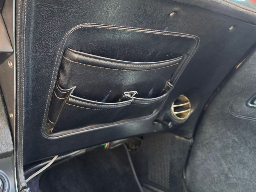 1976 Chevrolet Corvette Image 21