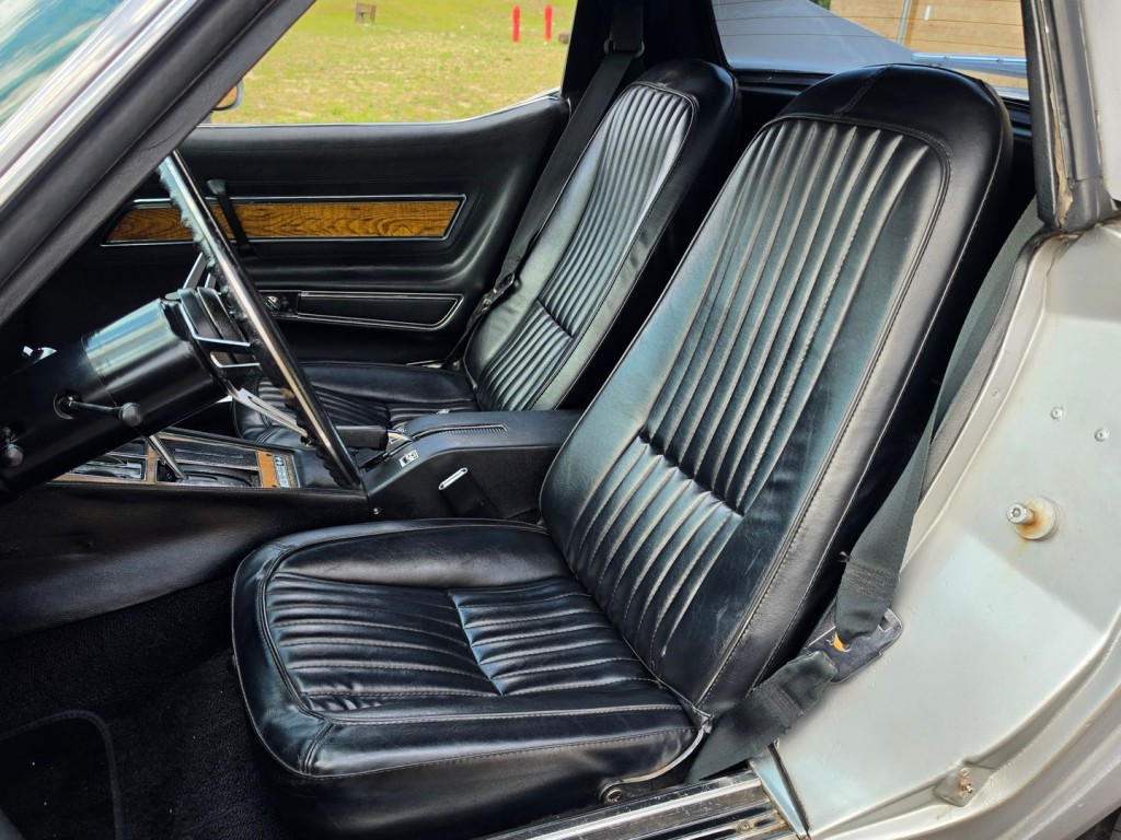 1976 Chevrolet Corvette Image 24