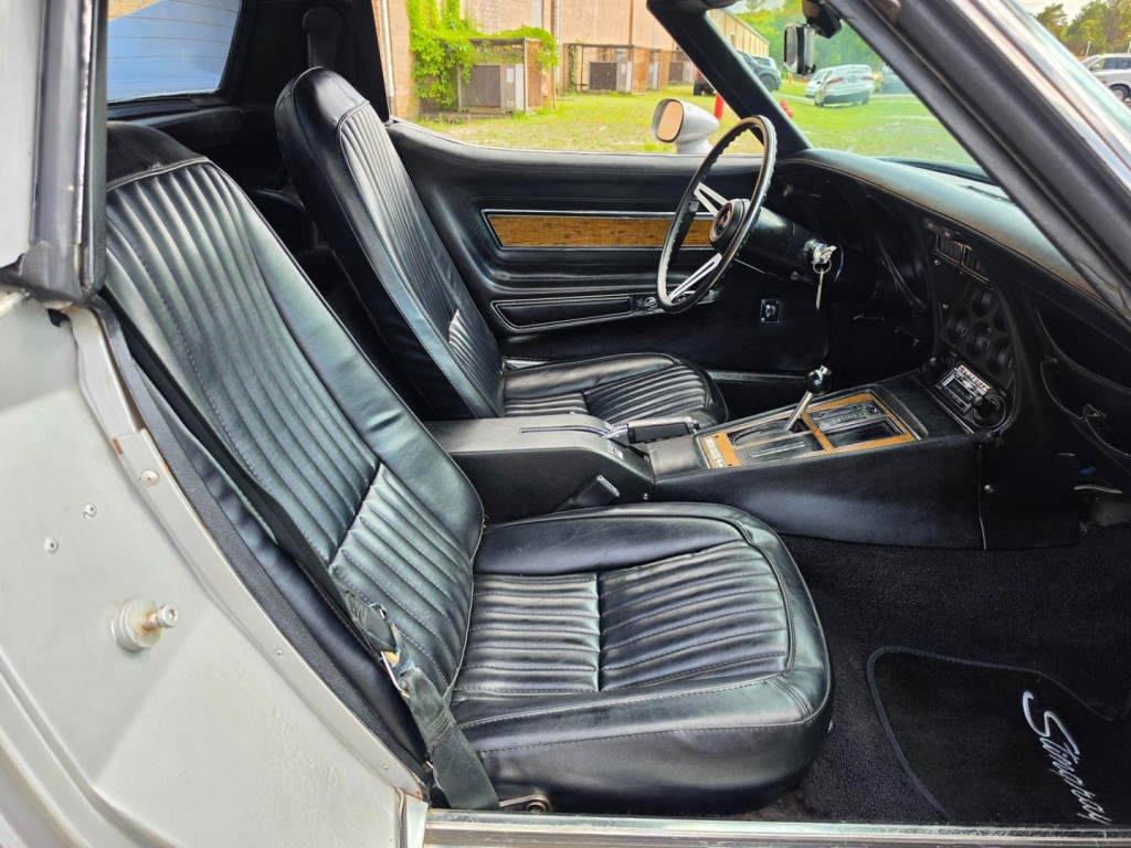 1976 Chevrolet Corvette Image 27
