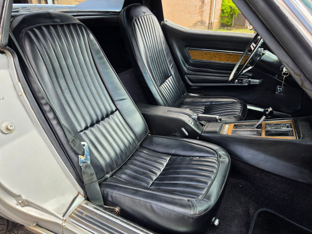 1976 Chevrolet Corvette Image 28