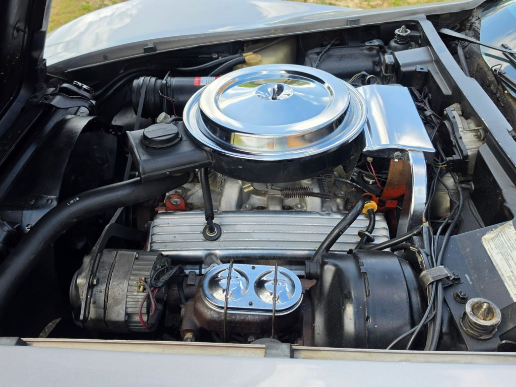 1976 Chevrolet Corvette Image 36