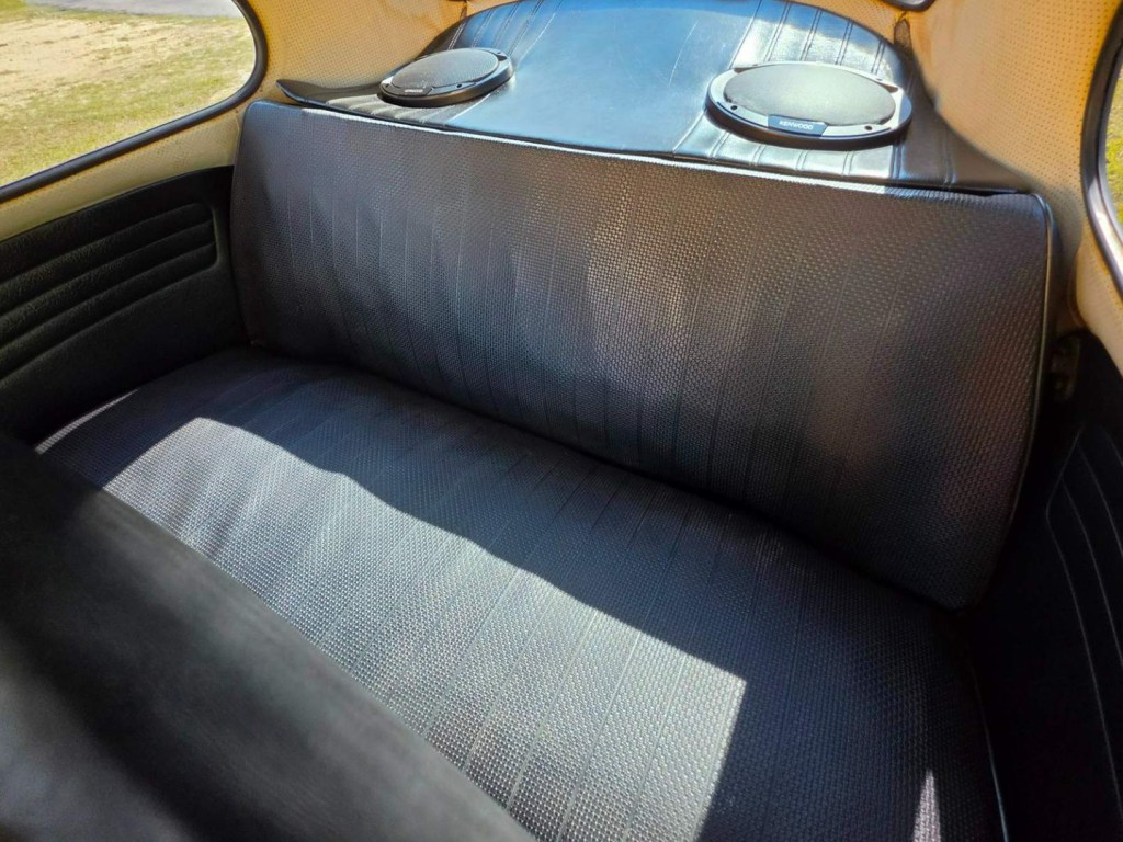 1973 Volkswagen Beetle Image 25