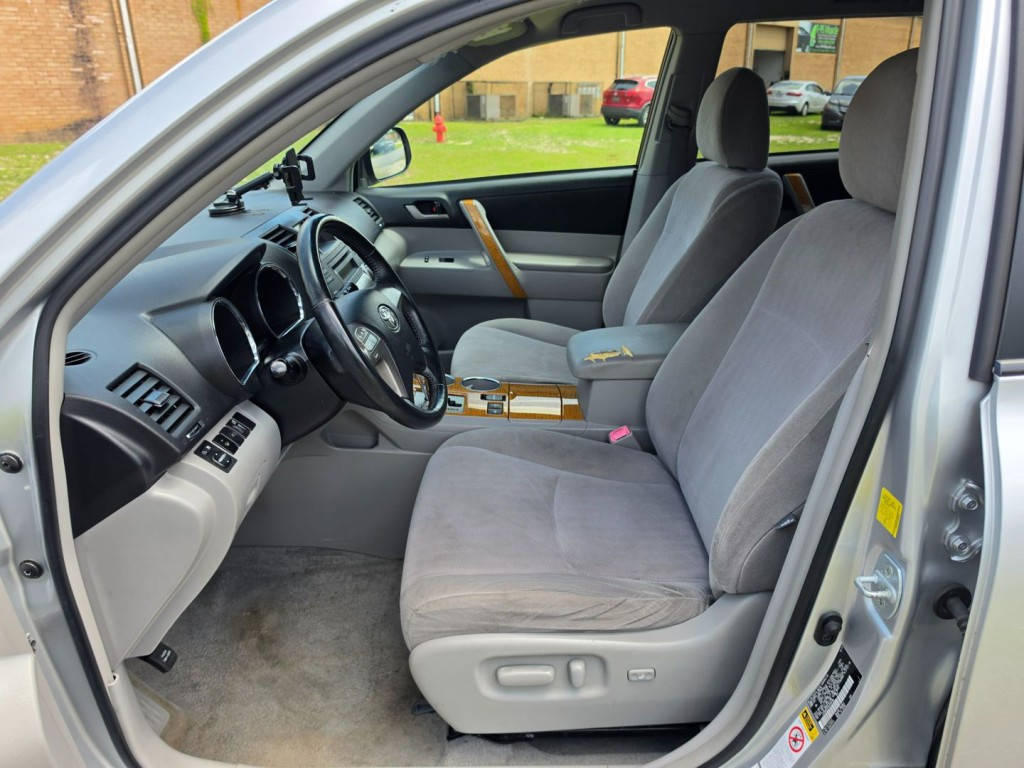 2010 Toyota Highlander Image 15
