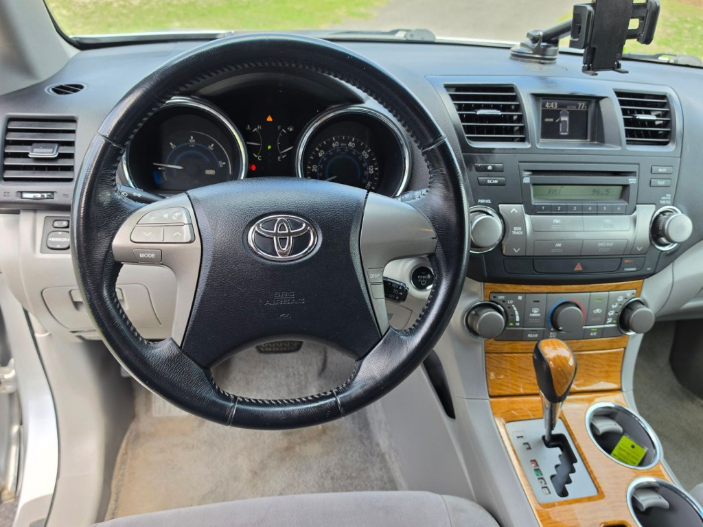 2010 Toyota Highlander Image 17