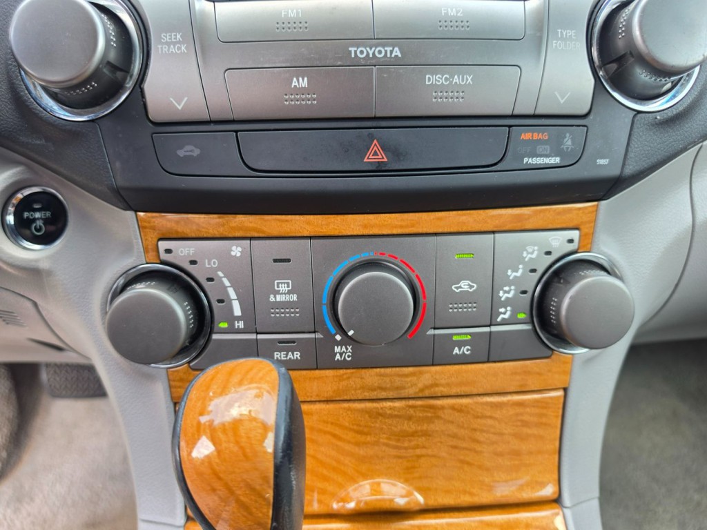 2010 Toyota Highlander Image 21