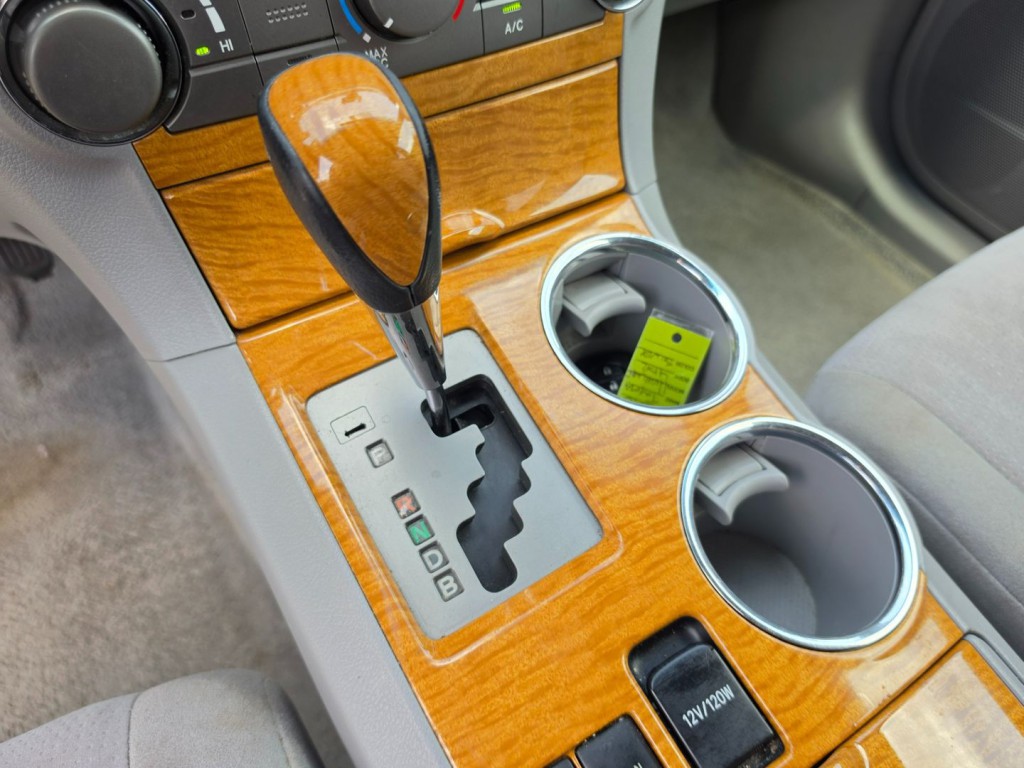 2010 Toyota Highlander Image 22