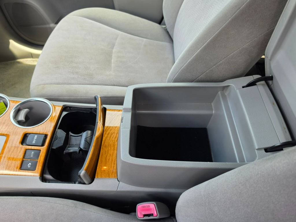 2010 Toyota Highlander Image 26