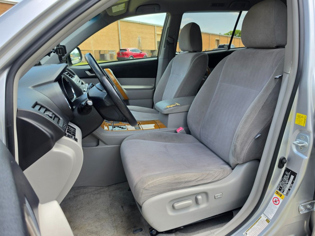 2010 Toyota Highlander Image 27