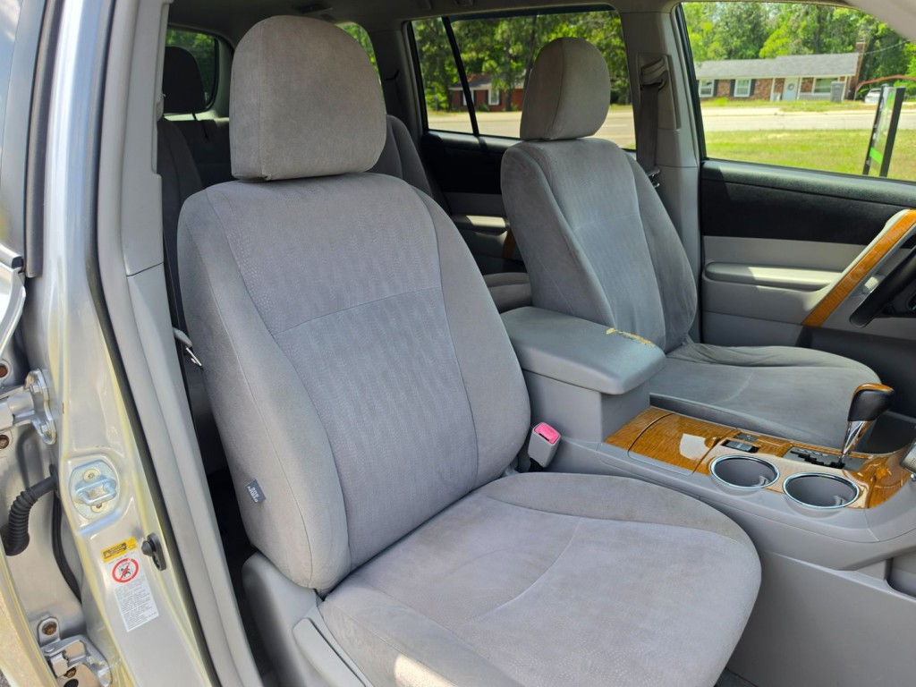 2010 Toyota Highlander Image 32