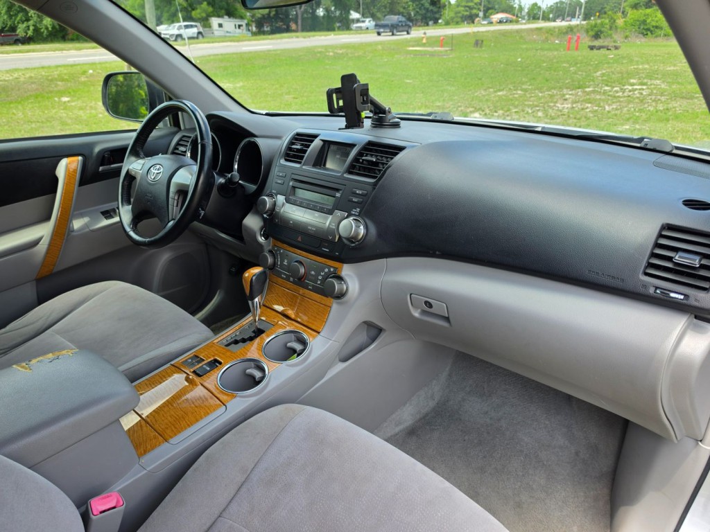2010 Toyota Highlander Image 34