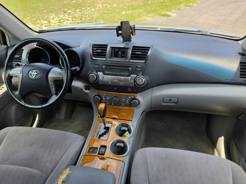 2010 Toyota Highlander Image 35