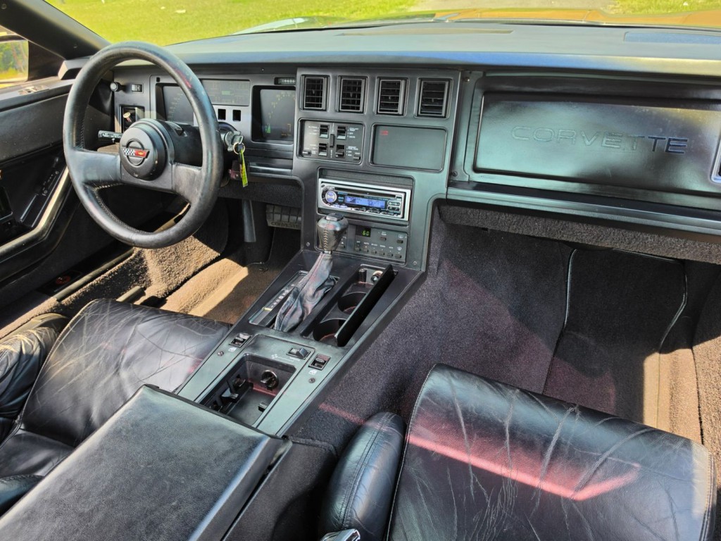 1989 Chevrolet Corvette Image 32