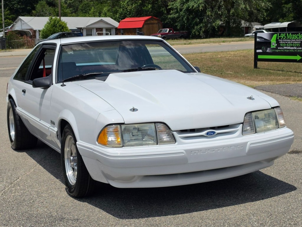 1991 Ford Mustang Image 4