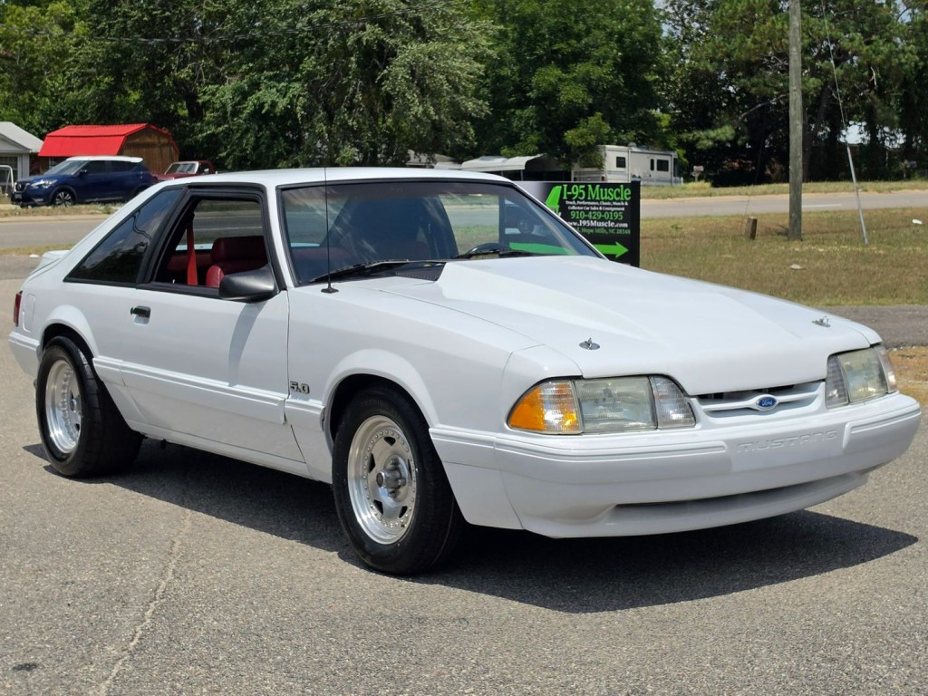 1991 Ford Mustang Image 5