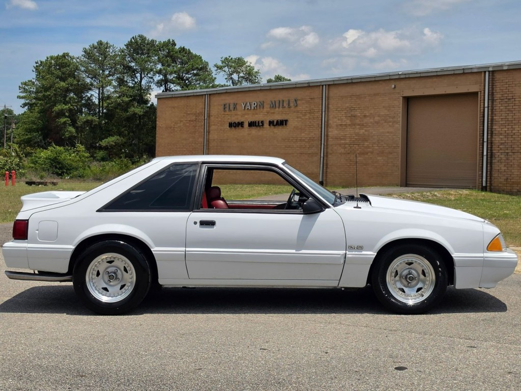 1991 Ford Mustang Image 6